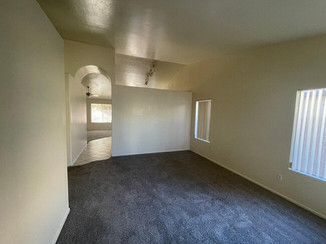 Photo - 837 E Glenmere Dr