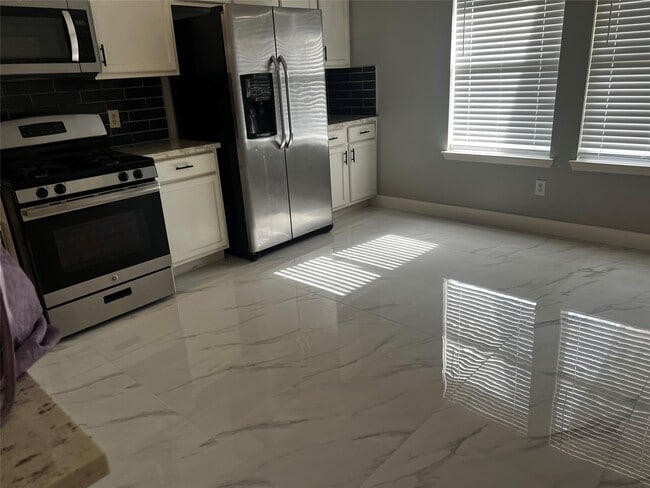 Building Photo - 6706 Portlick Dr