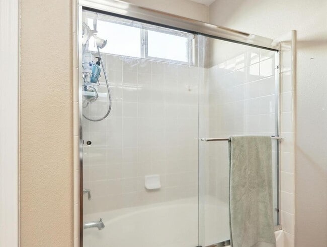 Building Photo - 4521-4523 Saturn St