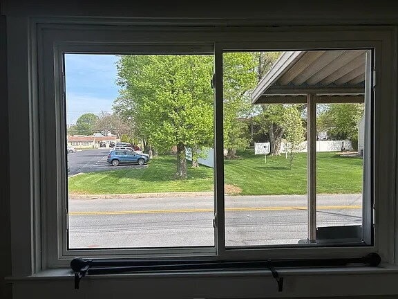 Photo - Comfortable, clean, charming 3-bedroom detached home with backyard. Conveniently located in Lower...