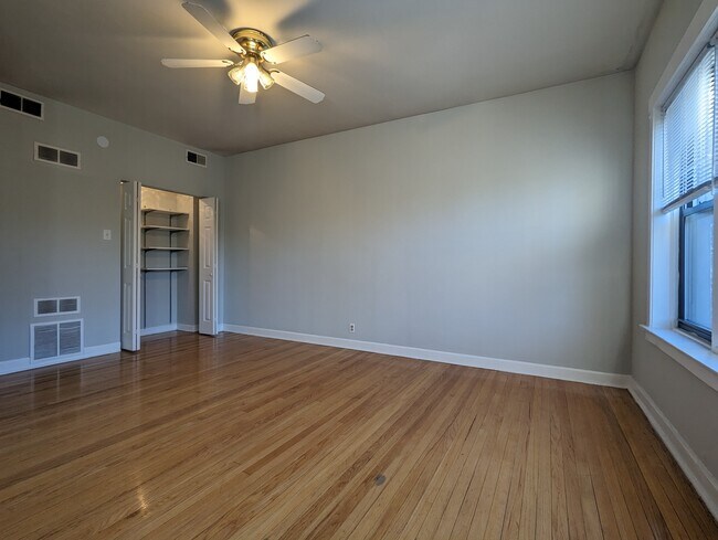 Photo - 2234 W Wilson Ave Unit 201