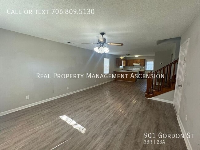 Photo - 901 Gordon St