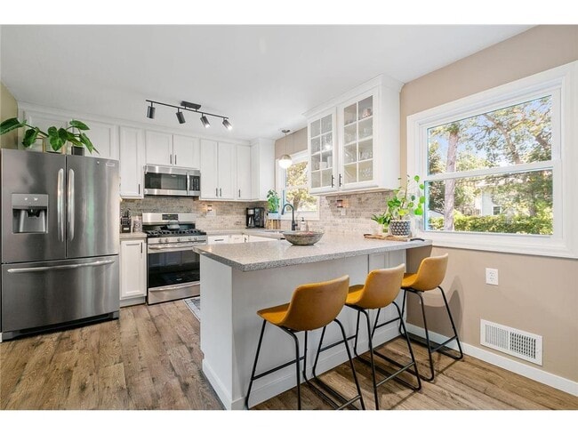 Photo - 1620 Winnetka Ave N