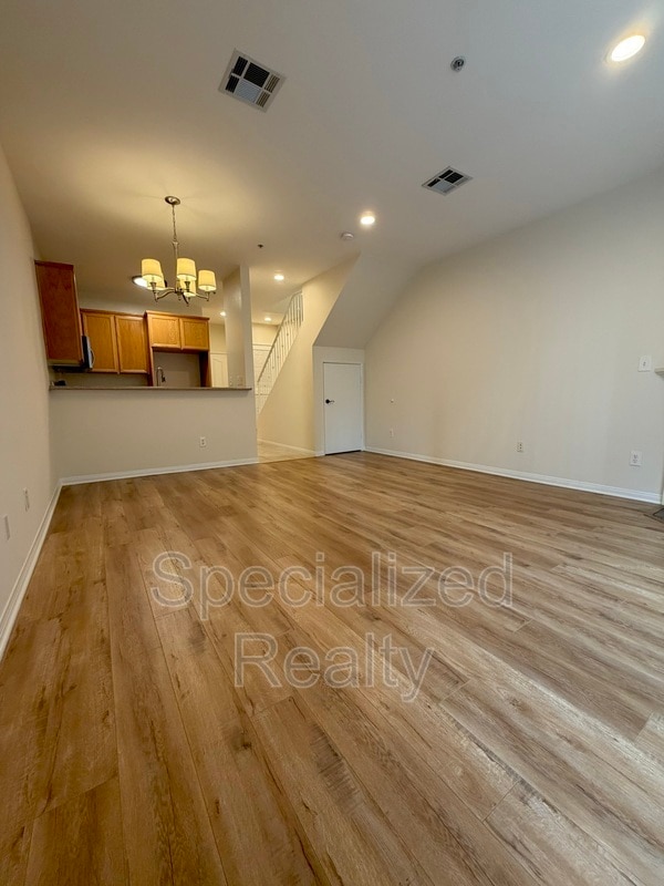 Photo - 5716 Whitsett Ave