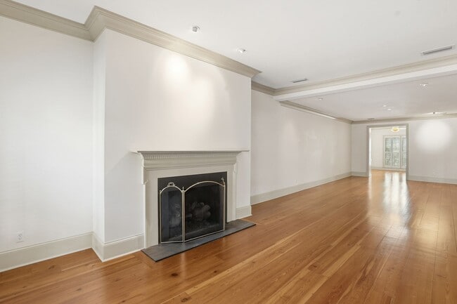 Photo - 3 BED | 4 BATH | TWO CAR GARAGE | HISTORIC DISTRICT TOWNHOME