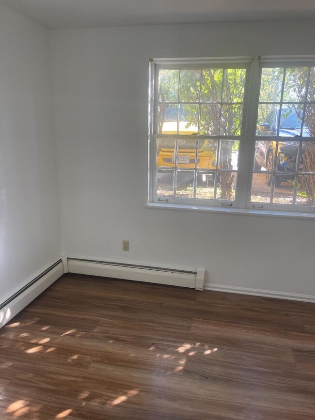 Photo - 325 W High St