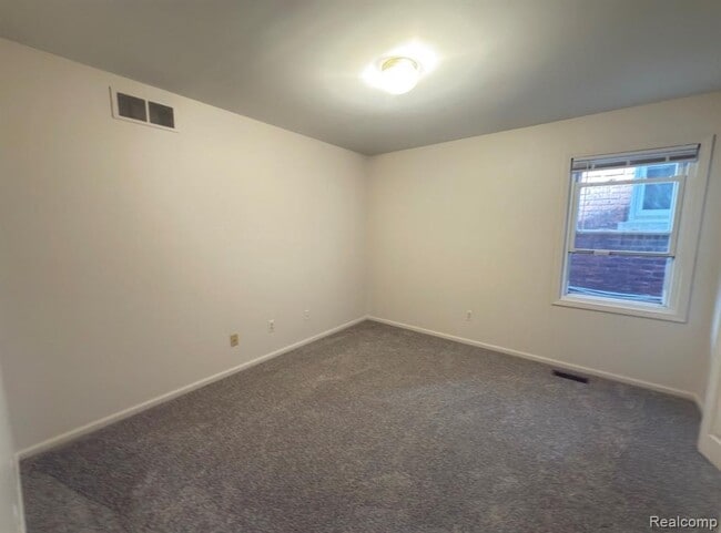 Photo - 846 Beaconsfield Ave