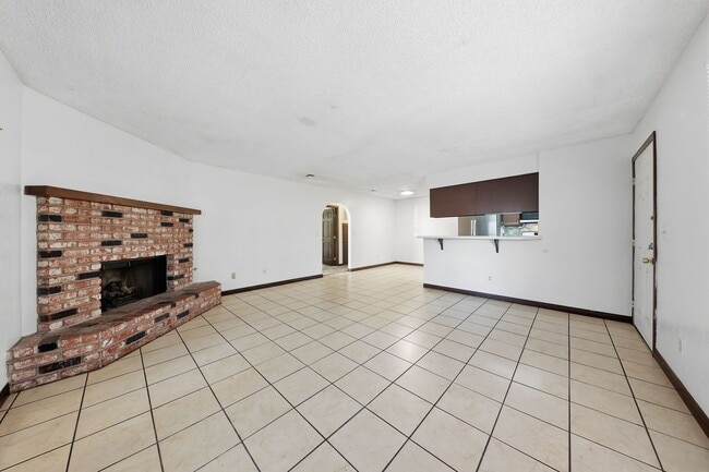 Photo - Beautifully Updated 2BR/2BA Downstairs Con...