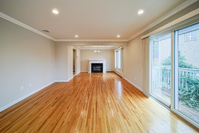 Photo - 26B E Washington Pl