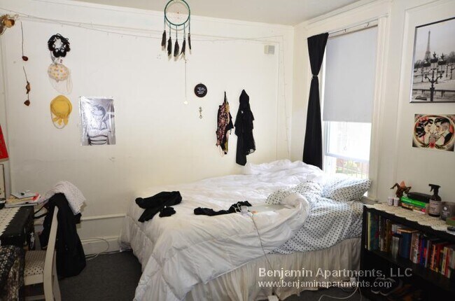 Building Photo - 11 Vinal St Rental
