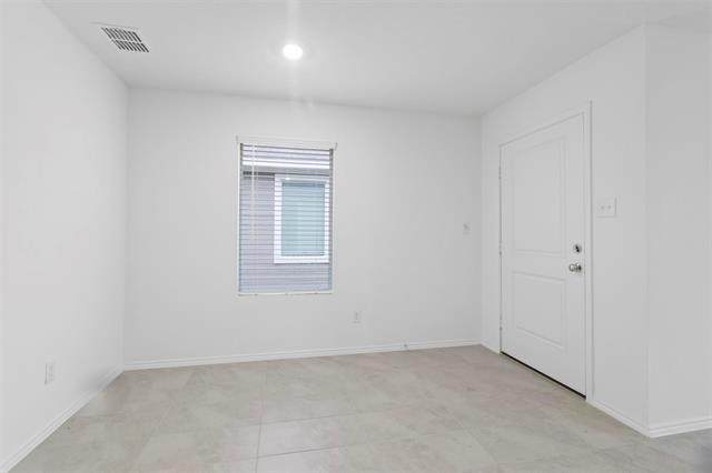 Photo - 144 Thresher Ln