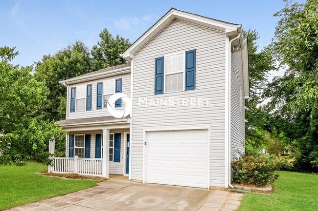 Photo - 3 Bedroom Pet-Friendly Home in Charlotte, NC with Main Street Renewal