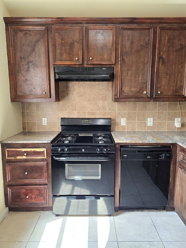 Photo - 2112 Davis St