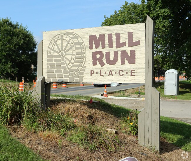 Mill Run Place Apartments For Rent in Dublin, OH