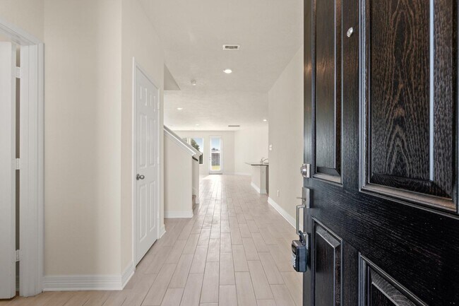 Photo - 4822 Hickory Deer Ln