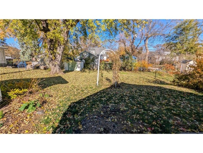 Photo - 301 Giles Pl