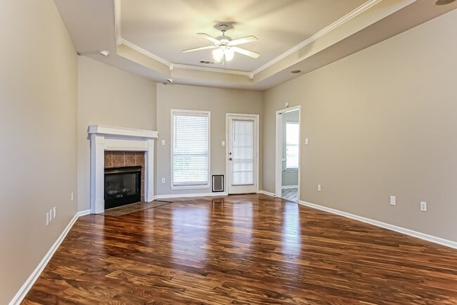 Photo - 2318 Redwood Dr