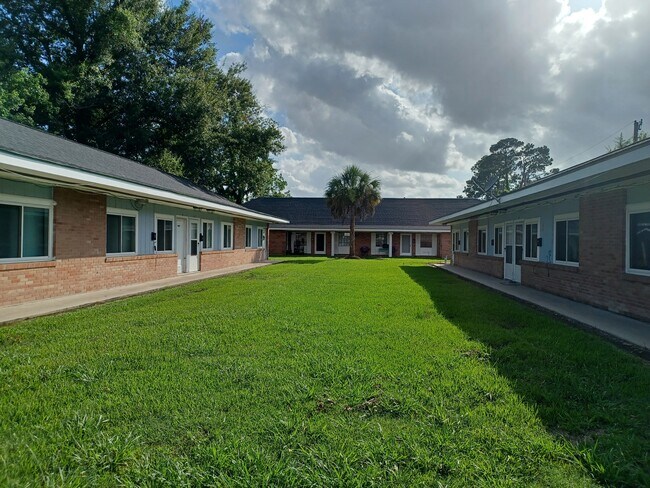 1719 Oakley Ct Unit 9