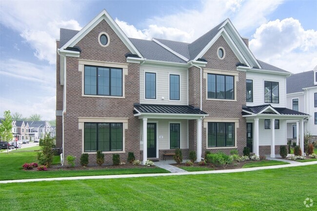 Building Photo - 2 Dewitt Dr Rental