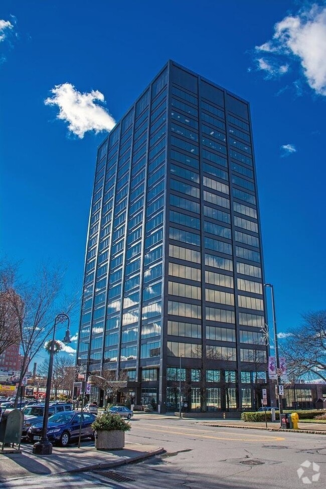 Building Photo - 1000 Elm St Unit 210 Rental