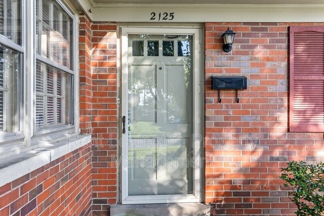 Photo - 2125 Talisman Rd