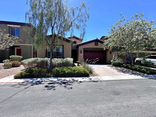 Photo - 3 Bedroom 2 bath single story home in Gated Community in Silverado Ranch area