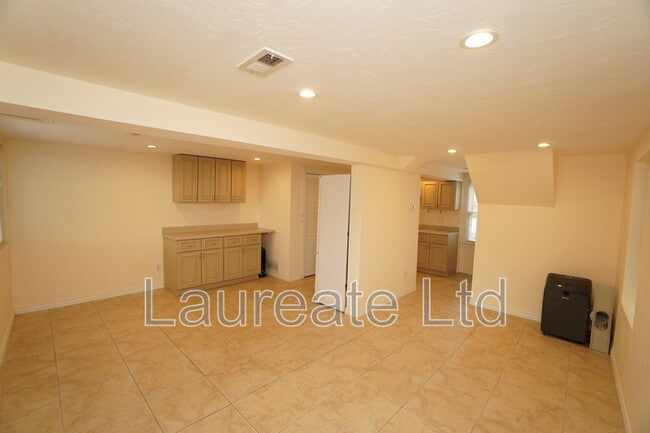 Photo - 2376 S Race St