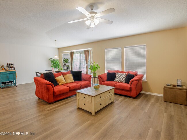 Photo - 2527 Eisner Dr