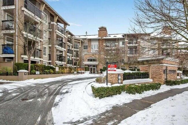 Building Photo - 8915 202 St Unit #318