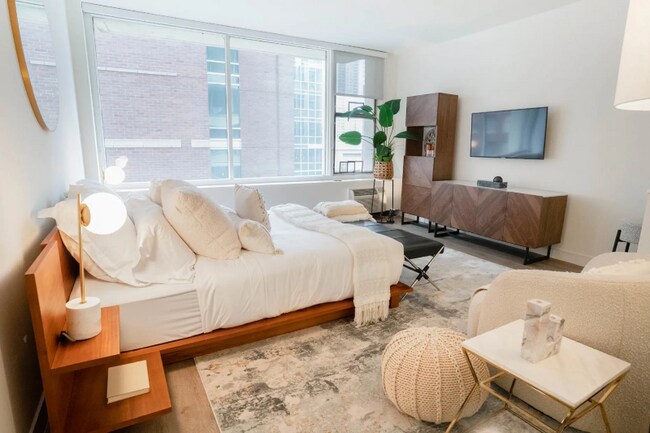 Building Photo - 29 E Chestnut St