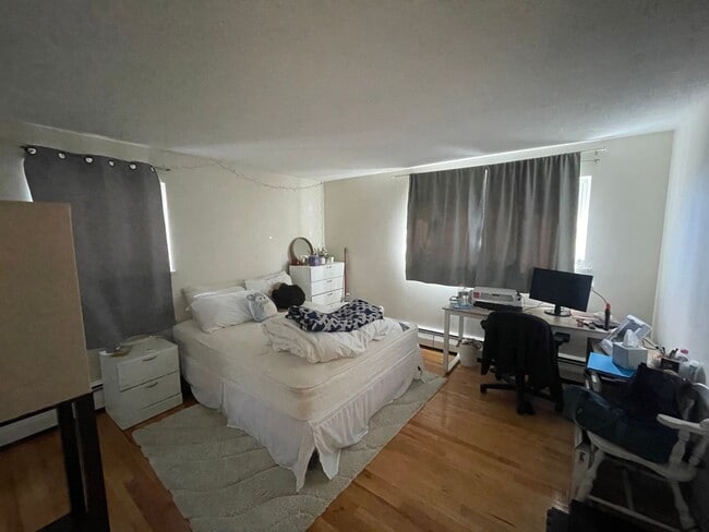 Photo - SPACIOUS AND BRIGHT BRIGHTON 2 BED W/ DISHWASHER ~ HT/HW INCL