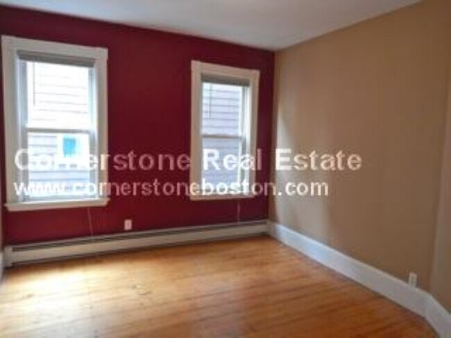 Photo - 16 Fisher Ave Unit 4