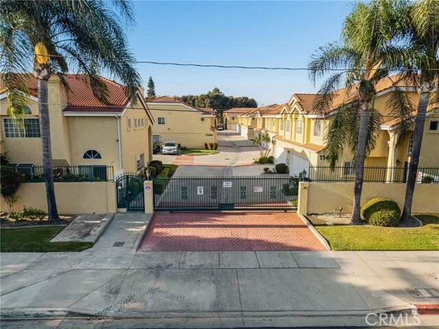 11463 Excelsior Dr