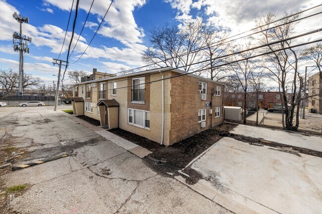 Photo - 1516-1518 E 70th Street Chicago, IL 60637