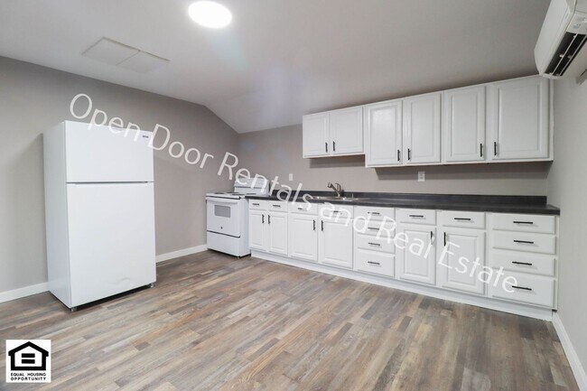 Photo - 315 S Washington St Unit 315 S Washington st B