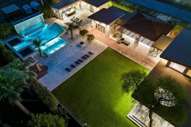 341 E Monte Vista Rd