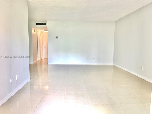 Photo - 2491 SW 82nd Ave Unidad 106