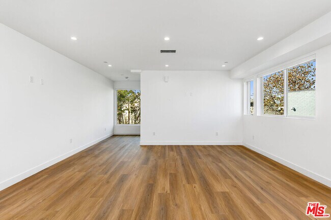 Photo - 1614 S Sycamore Ave