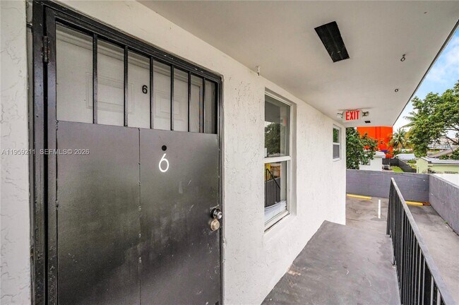 Photo - 668 NW 31st St Unidad 6