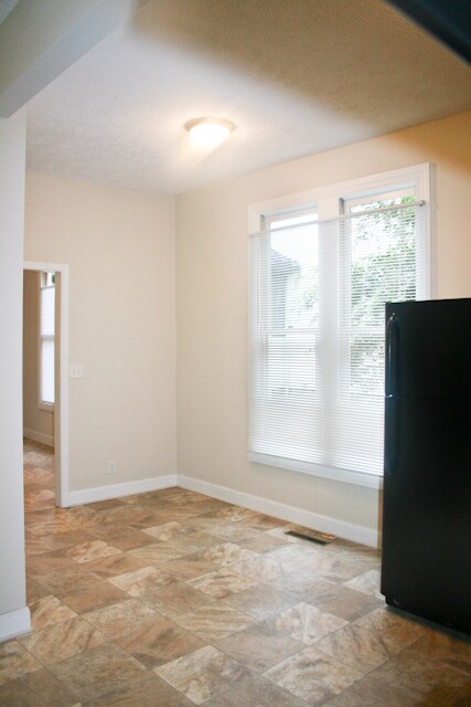 Photo - 914 N 9th St Rd