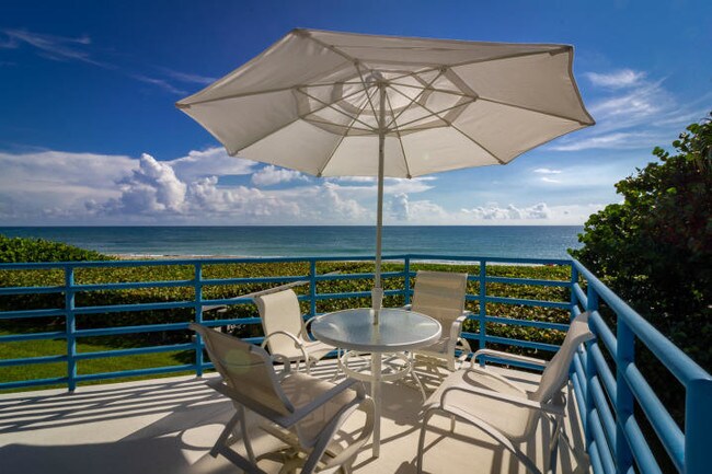 Ocean/Beach Terrace - 370 Mercury Rd