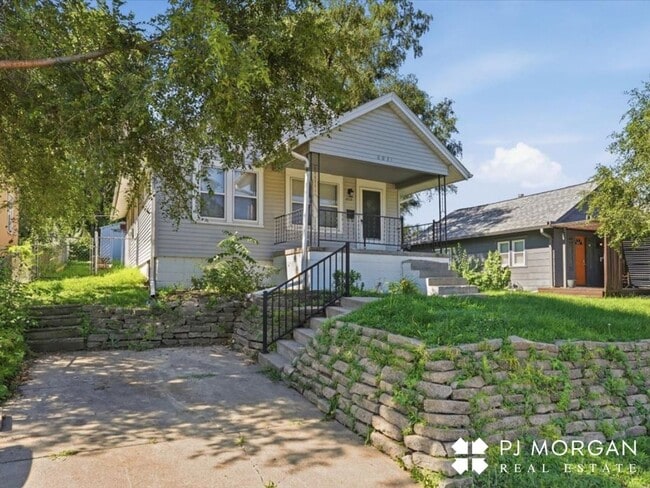 Photo - 6031 Pine St