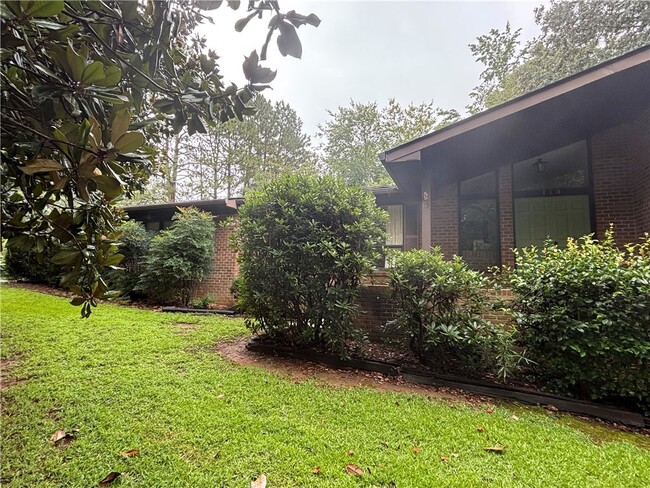 Building Photo - 115 Sharon Dr Rental