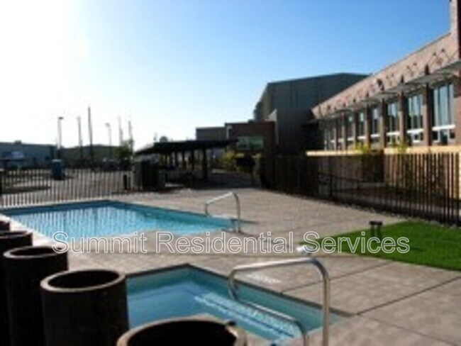 Photo - 1001 E 17th St Unit 121