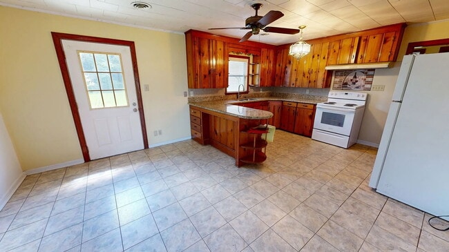 Photo - 1815 Memory Ln