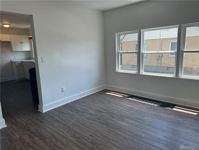 Photo - 2520 Harshman Rd