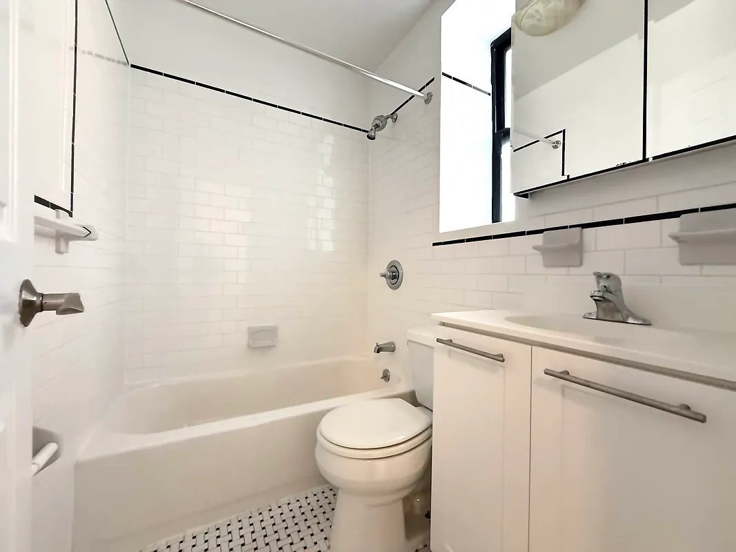 Photo - 53 W 72nd St Unidad 3B