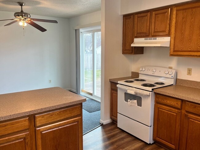 Photo - 223 N Webster St