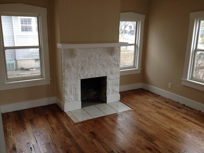 Building Photo - 1221 Lischey Ave Rental