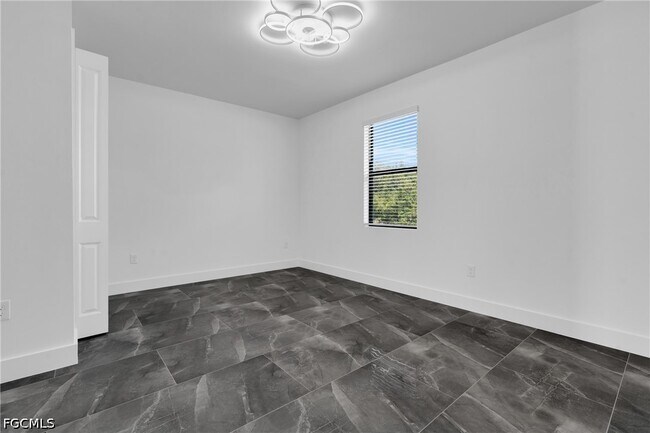 Building Photo - 111 Harry Ave S